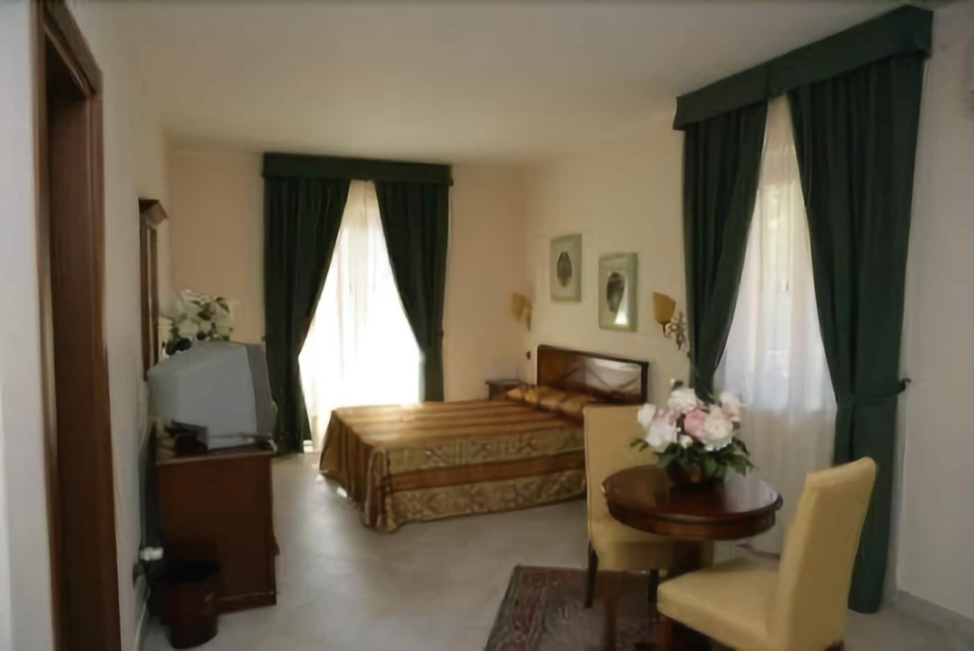 Hotel Delle Palme Фальконе Екстер'єр фото